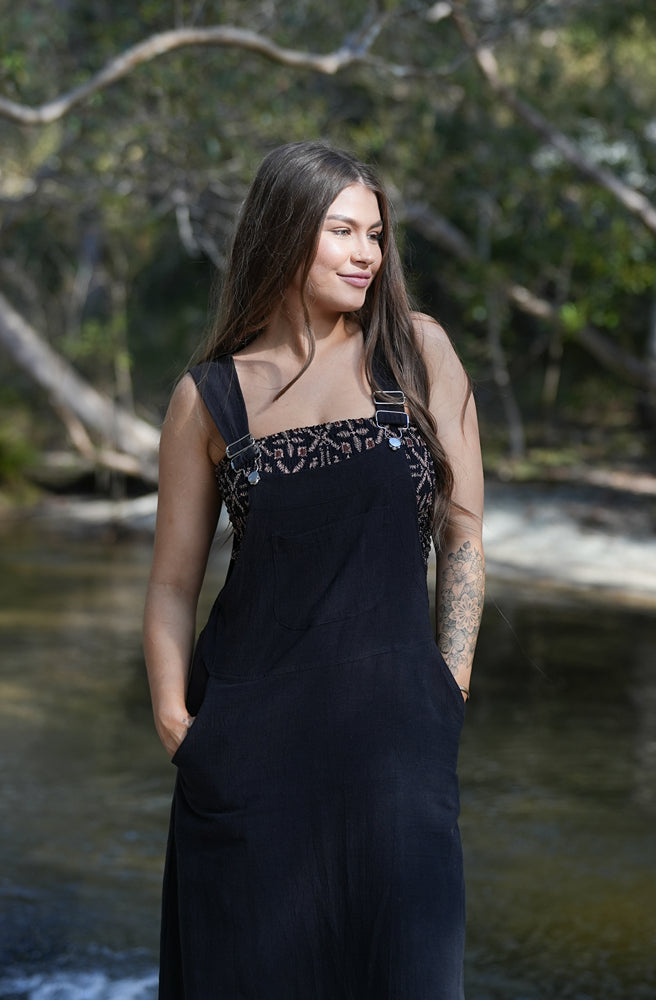Gypsy Thread 3/4 Length Pinafore Black, Front Pockets