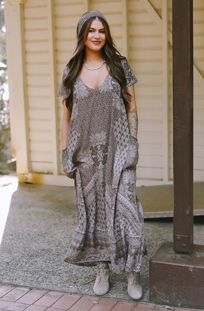 Raya Dress, V Neck, Short Sleeves, Pockets