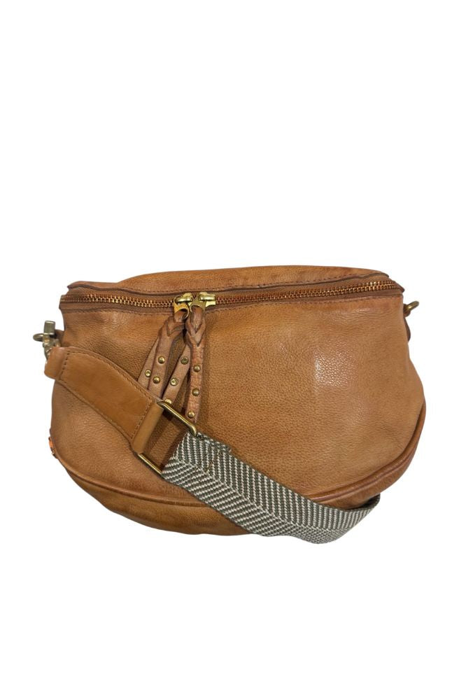 Teddy Bag - Oak Buff, in close up detailed view