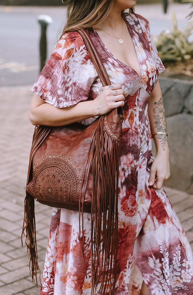 Wilder Tassel Tote Oak, Boho Leather Shoulder Bag with Tassel Accents