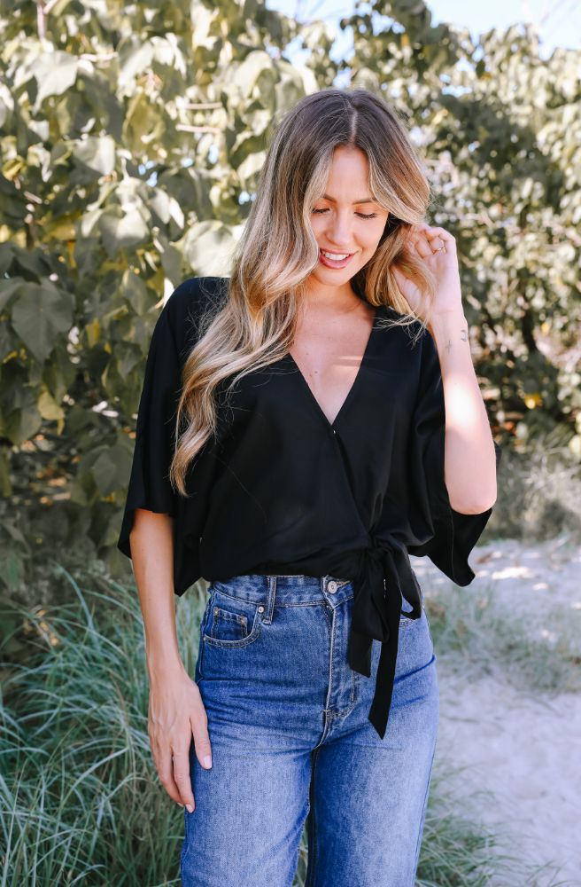 Ebony Shazza Top, Relaxed Fit Women’s Blouse in Black Rayon