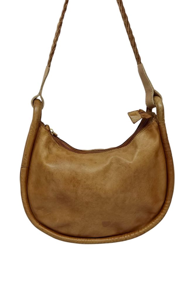 Berry Bag - Camel, in close up detail view