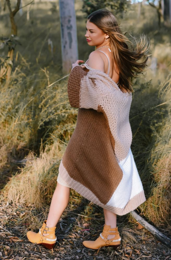 Getaway Cardi Caramel, Side View