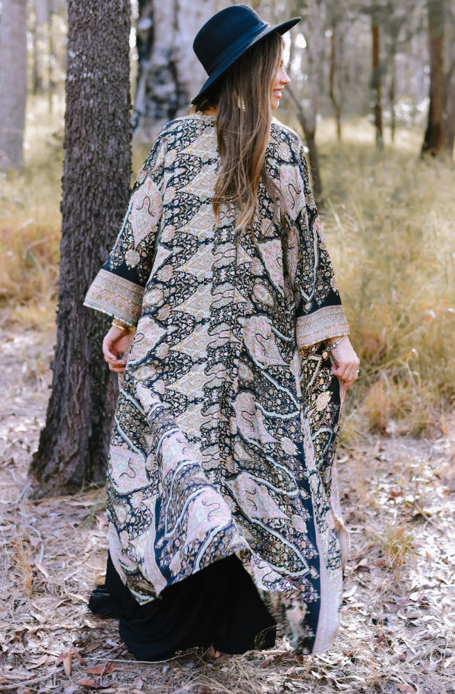 Luna Duster, Rear View