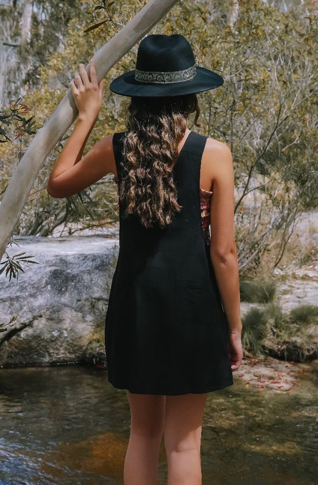 Gypsy Thread Pinafore Ebony, Rear View