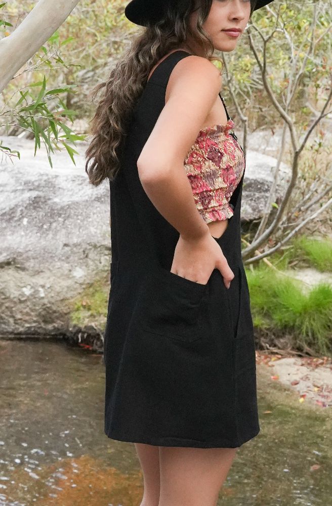 Gypsy Thread Pinafore Ebony, Side View with Pockets