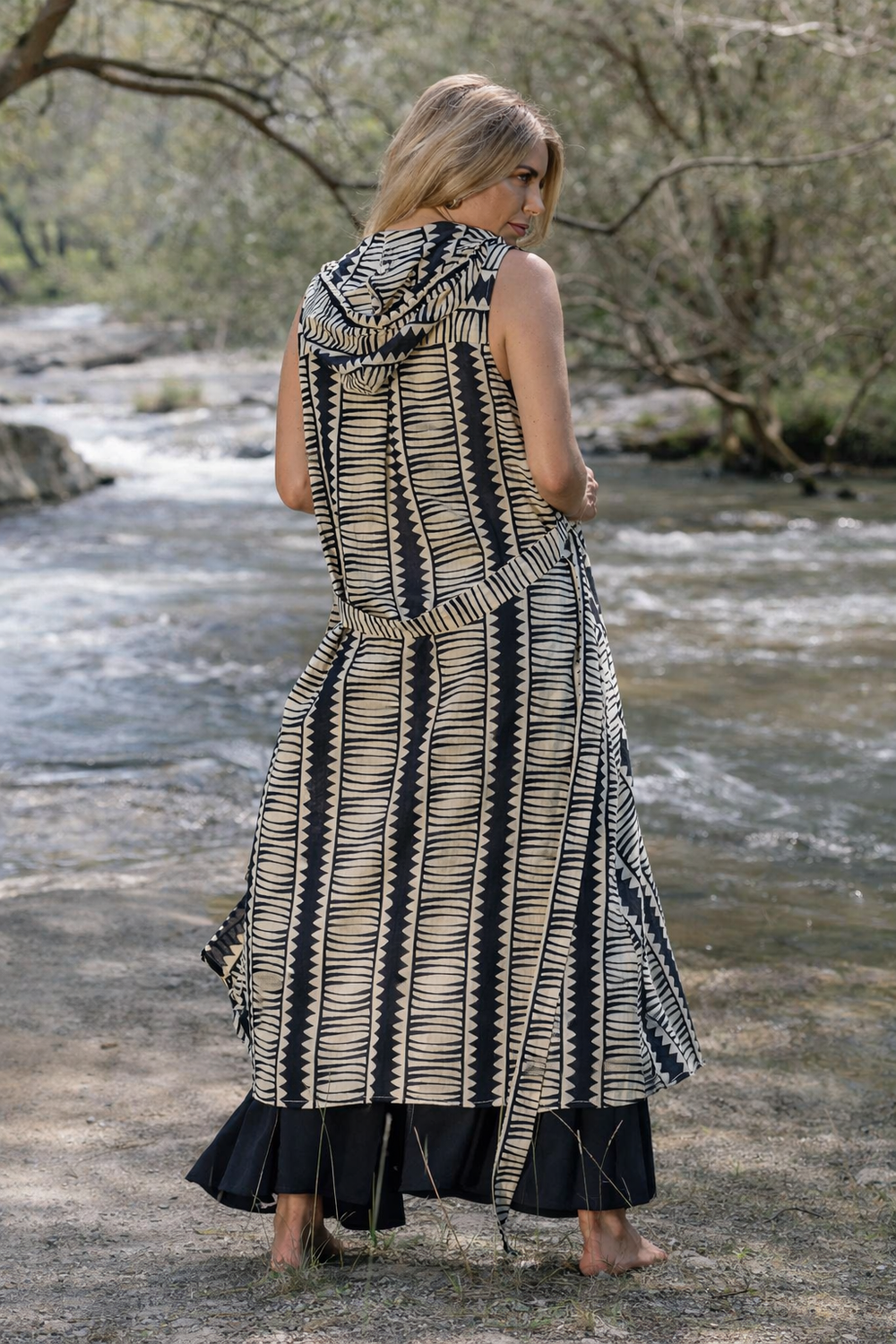 Hemi Hood Kimono, Rear View with waist tie