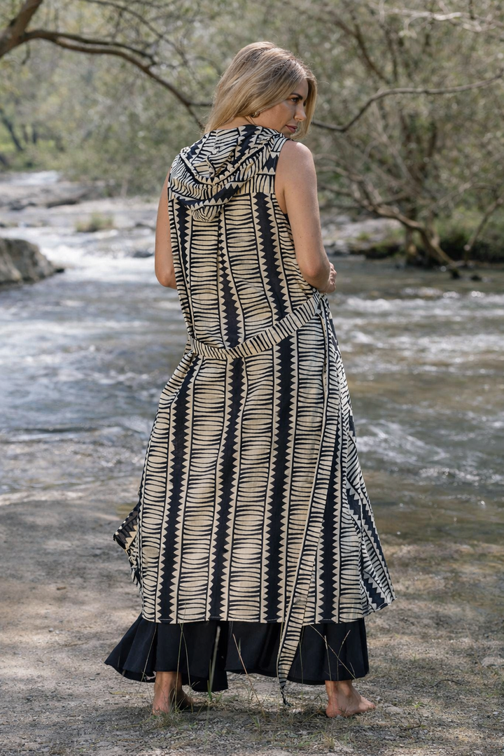 Hemi Hood Kimono, Rear View with waist tie