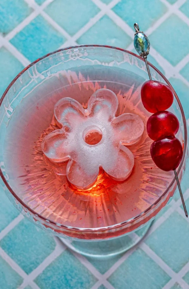 DrinksPlinks Retro Daisy Yellow daisy-shaped ice cubes for drinks and entertaining