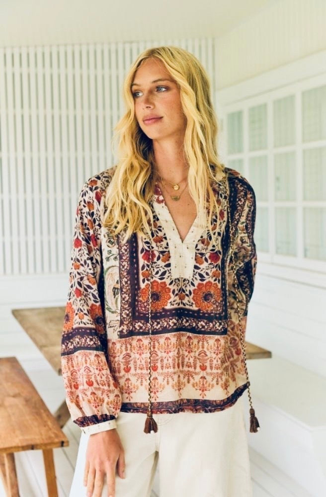 Women's Jaase Fleetwood Elowen blouse in a vintage floral print with relaxed long sleeves