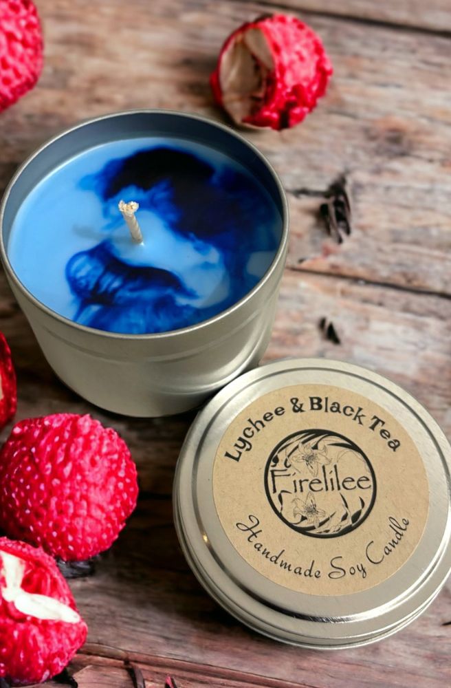 Lychee & Black Tea Soy Candle with refreshing tea and fruity fragrance in travel tin size