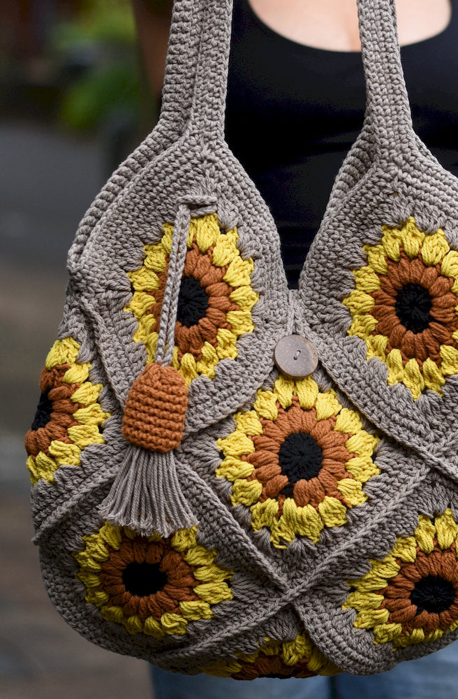 Sunny Flower Latte Crochet Bag Close Up